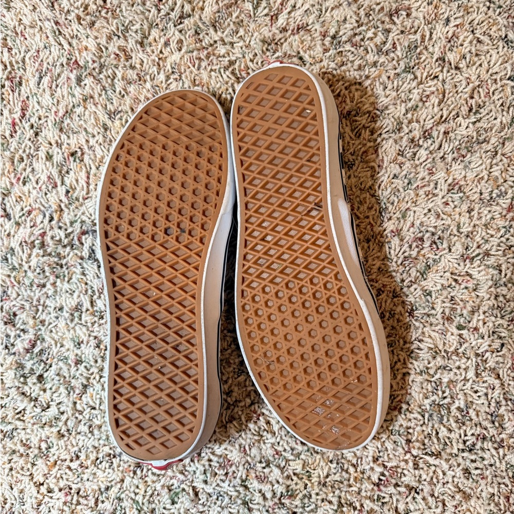 Vans limited edition Peanuts black/white Checkered Slip-Ons that are Snoopy. - Picture 3 of 3